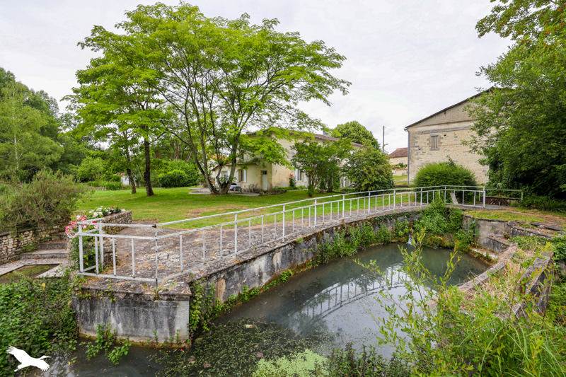 Vente Maison Criteuil-la-Magdeleine 16300 7 pièces - 175 m²