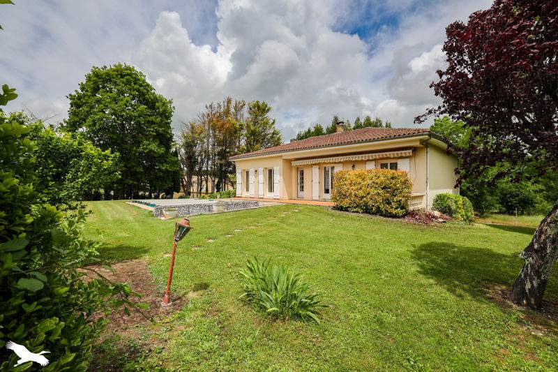 Vente Maison Juillac-le-Coq - 4 pièces -110 m² - (16130)