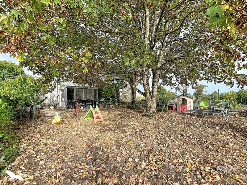 Vente Maison Baignes-Sainte-Radegonde - 5 pièces -171 m² - (16360)
