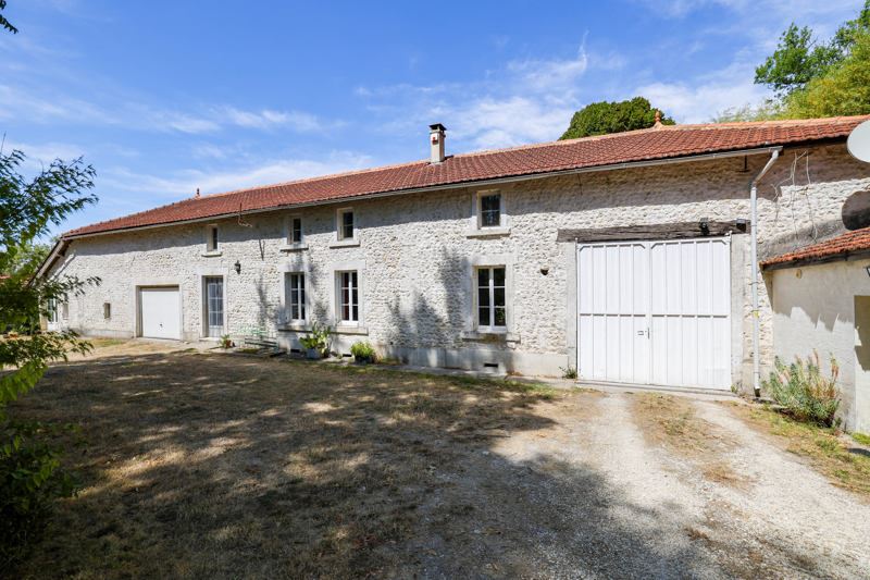 Maison 4 pièces 187 m² · à Saint-Bonnet · 187 m² · 231 440 €