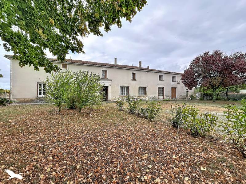 Vente Maison Saint-Palais-du-Né - 8 pièces -195 m² - (16300)