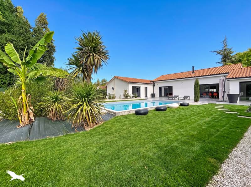 Vente Maison Saint-Médard 16300 7 pièces - 194 m²