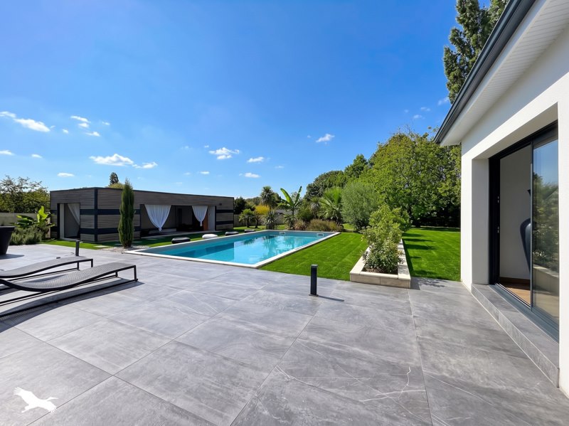 Vente Maison Saint-Médard - 7 pièces -194 m² - (16300)