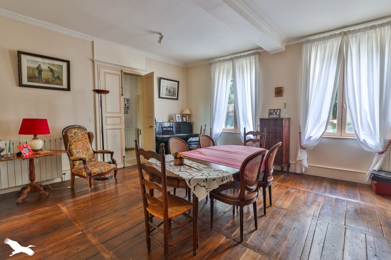 Vente Maison Barbezieux-Saint-Hilaire - 13 pièces -345 m² - (16300)