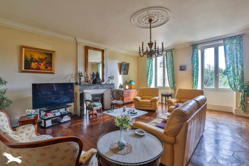 Vente Maison Barbezieux-Saint-Hilaire - 13 pièces -345 m² - (16300)