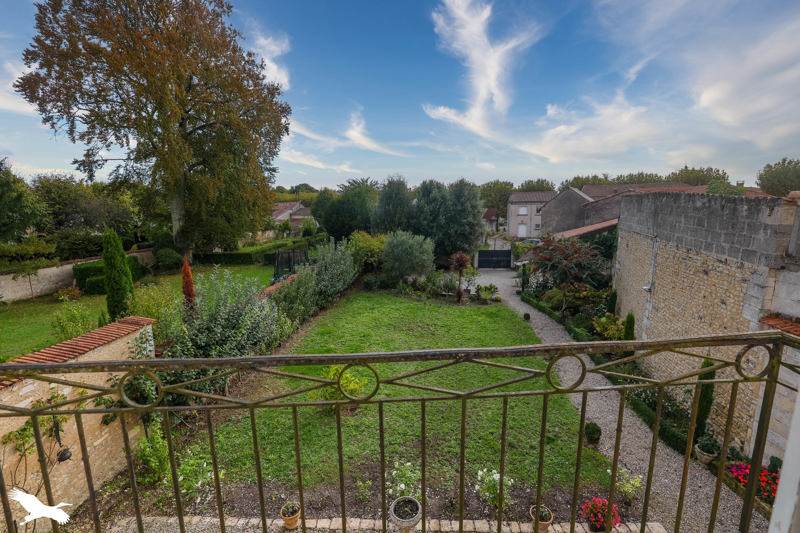 Vente Maison Barbezieux-Saint-Hilaire - 13 pièces -345 m² - (16300)