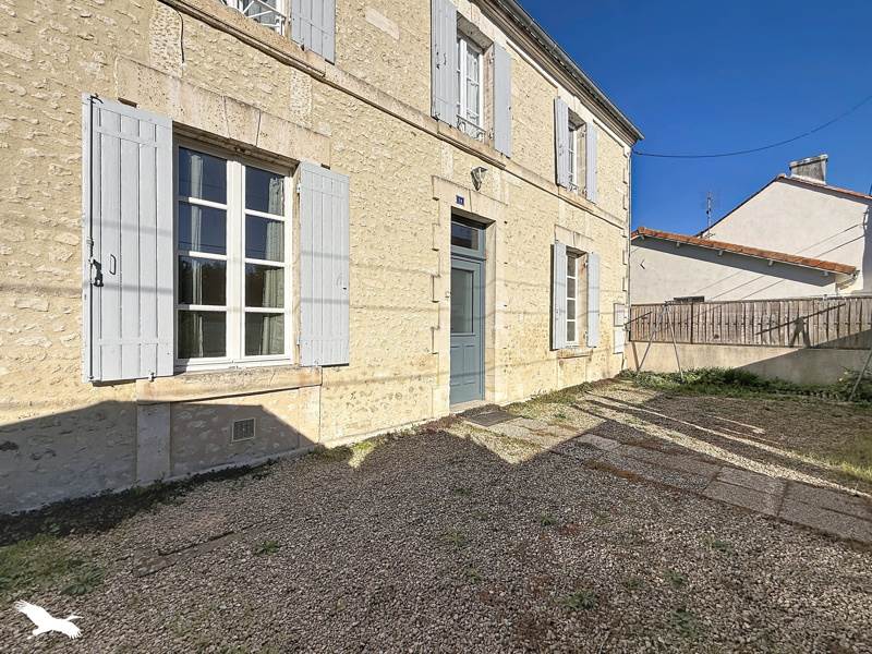 Vente Maison Barbezieux-Saint-Hilaire - 4 pièces -78 m² - (16300)