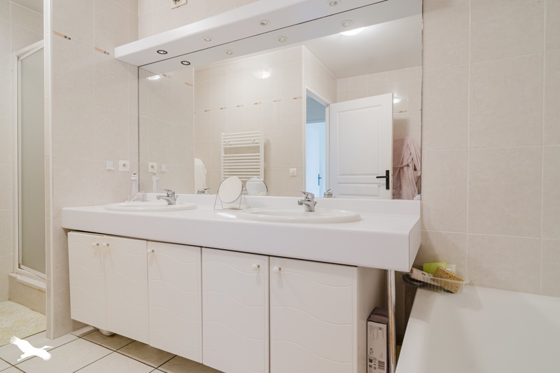 Vente Appartement DECINES CHARPIEU - 4 pièces -100 m² - (69150)