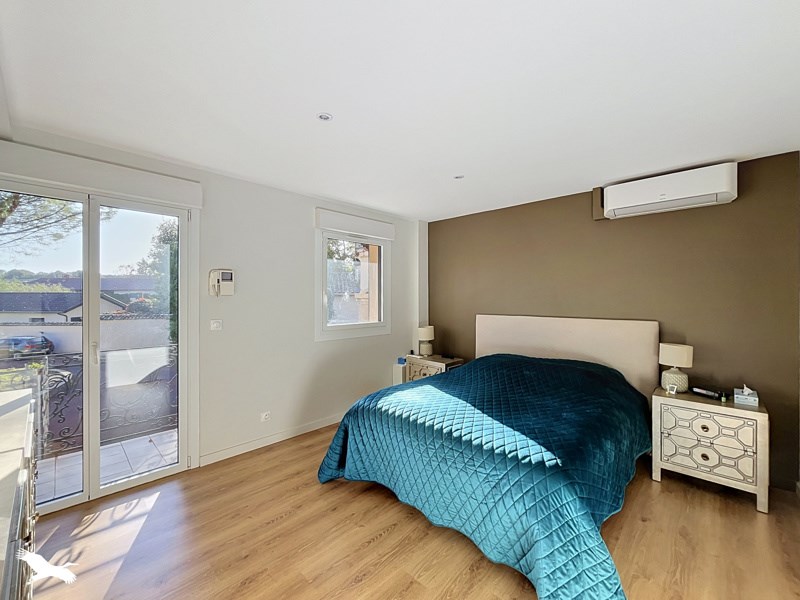 Vente Maison Meyzieu - 7 pièces -290 m² - (69330)