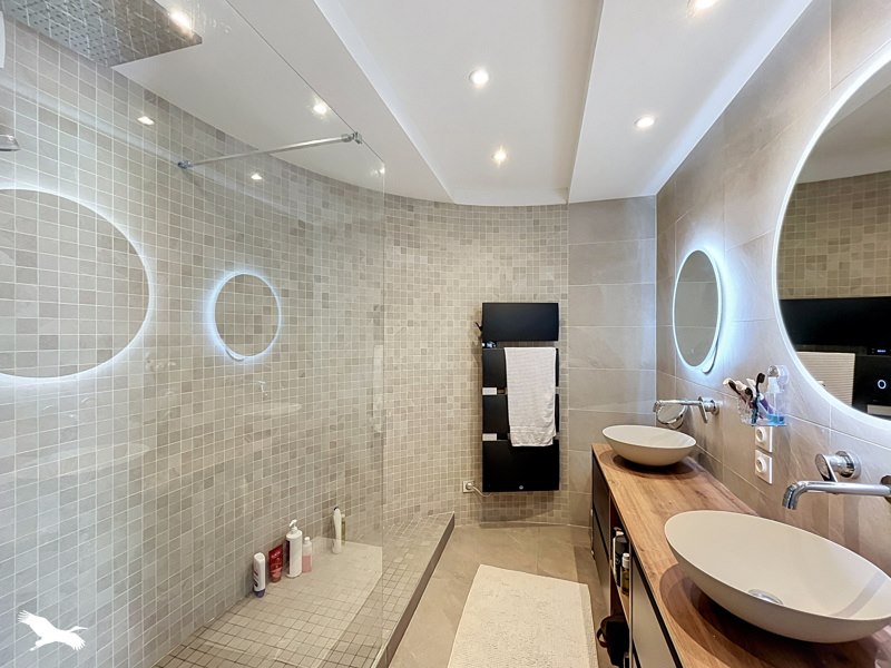 Vente Maison Meyzieu - 7 pièces -290 m² - (69330)