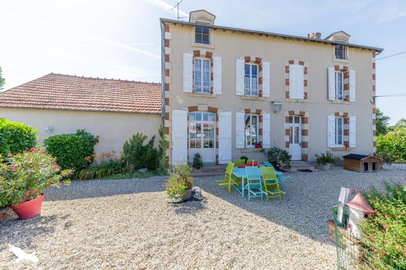 Vente Maison ST BENOIT DU SAULT - 7 pièces -200 m² - (36170)
