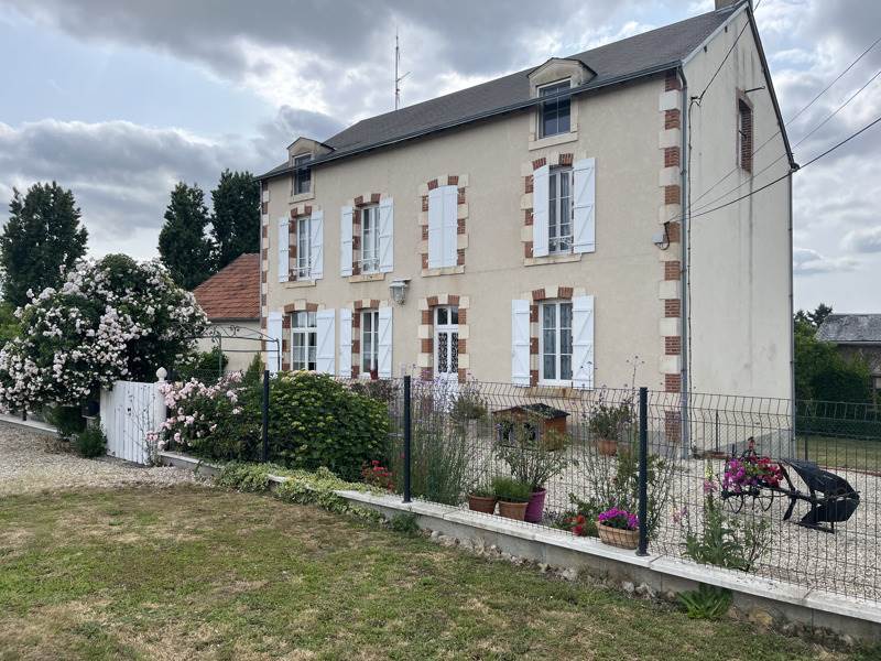 Maison 7 pièces 200 m² · à Saint-Benoît-du-Sault · 200 m² · 251 904 €