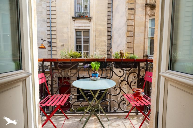 Vente Appartement BORDEAUX - 2 pièces -54 m² - (33000)