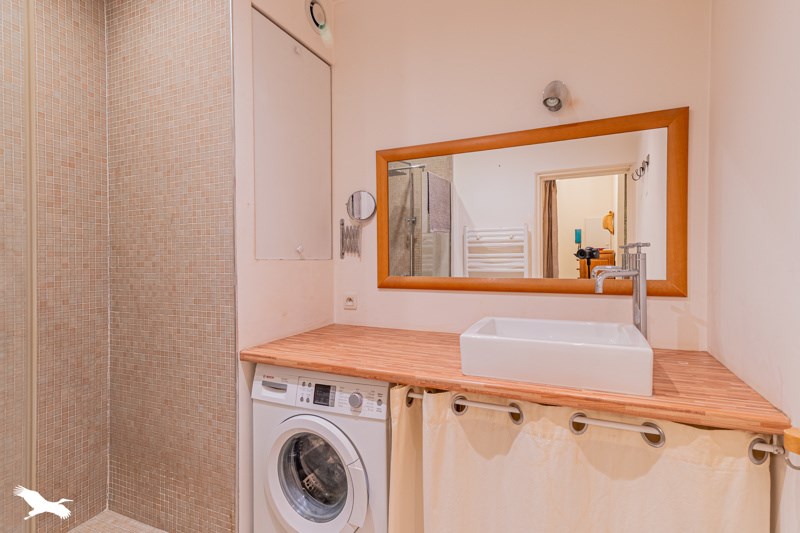 Vente Appartement BORDEAUX - 2 pièces -68 m² - (33800)