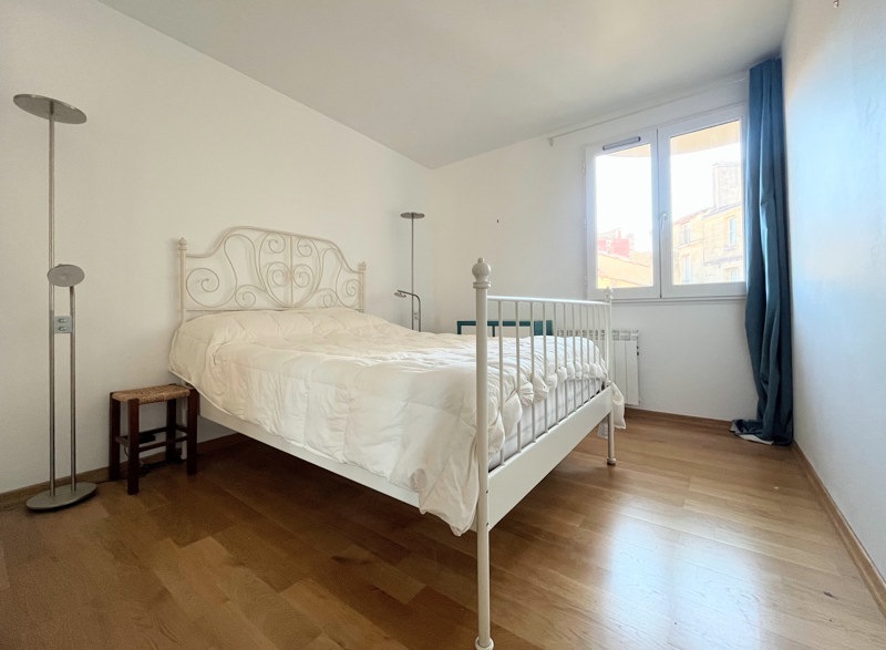 Vente Appartement BORDEAUX - 2 pièces -52 m² - (33000)