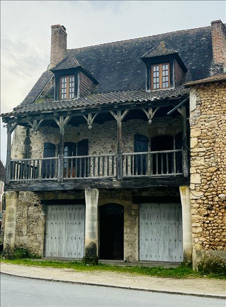 Vente Maison LA DOUZE - 4 pièces -163 m² - (24330)