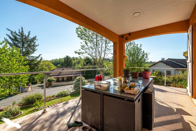 Vente Maison LACROPTE - 5 pièces -160 m² - (24380)