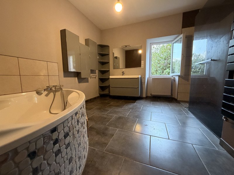 Vente Maison DOUVILLE - 5 pièces -156 m² - (24140)