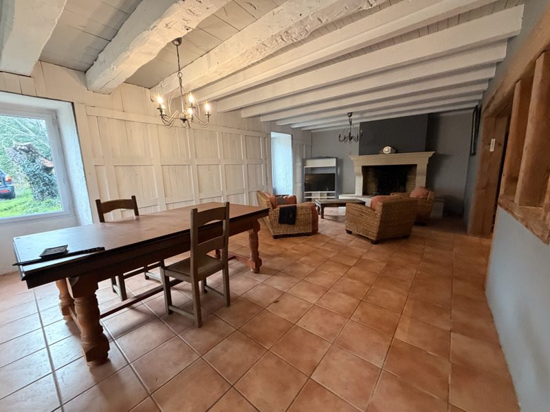 Vente Maison DOUVILLE - 5 pièces -156 m² - (24140)