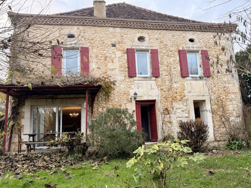 Vente Maison DOUVILLE - 5 pièces -156 m² - (24140)