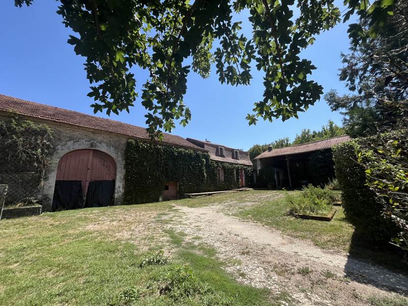 Vente Maison SALON - 4 pièces -111 m² - (24380)