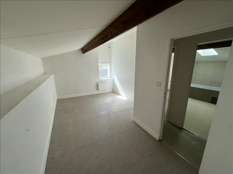 Vente Appartement GOND PONTOUVRE - 3 pièces -66 m² - (16160)
