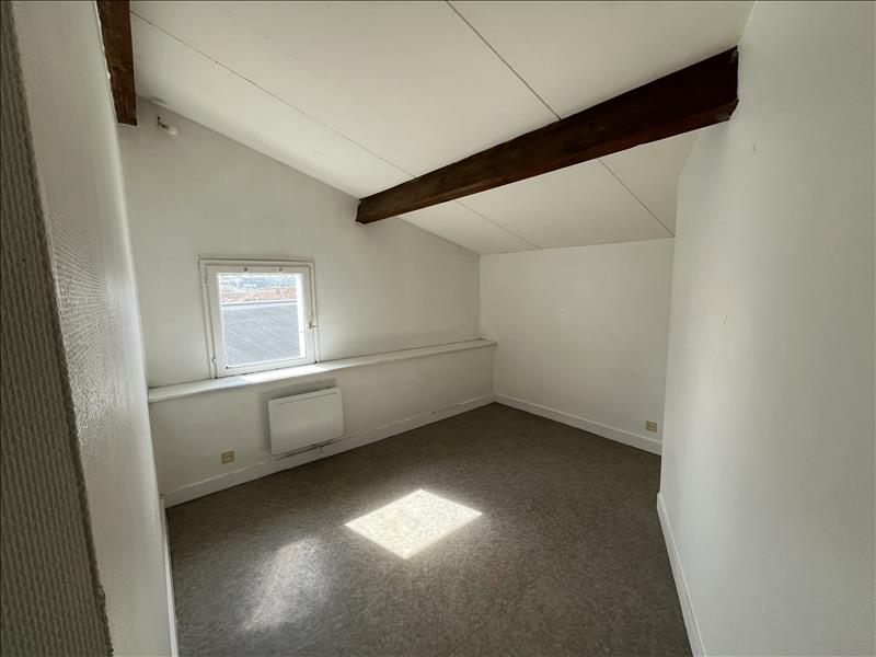 Vente Appartement GOND PONTOUVRE - 3 pièces -66 m² - (16160)