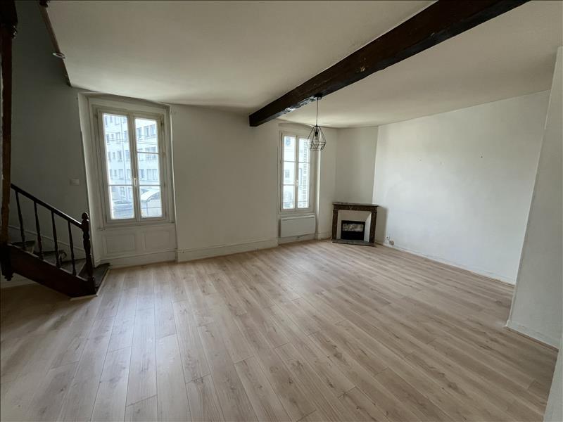 Vente Appartement GOND PONTOUVRE - 3 pièces -66 m² - (16160)