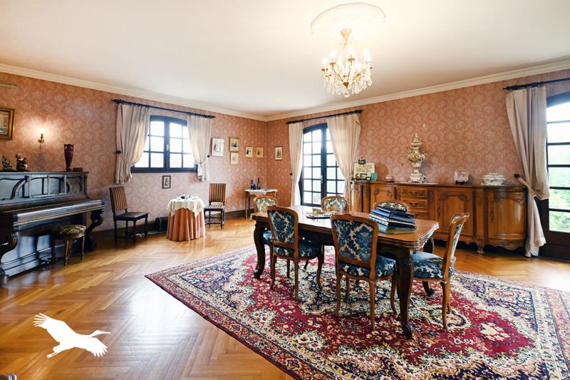 Vente Maison ANGOULEME - 7 pièces -230 m² - (16000)