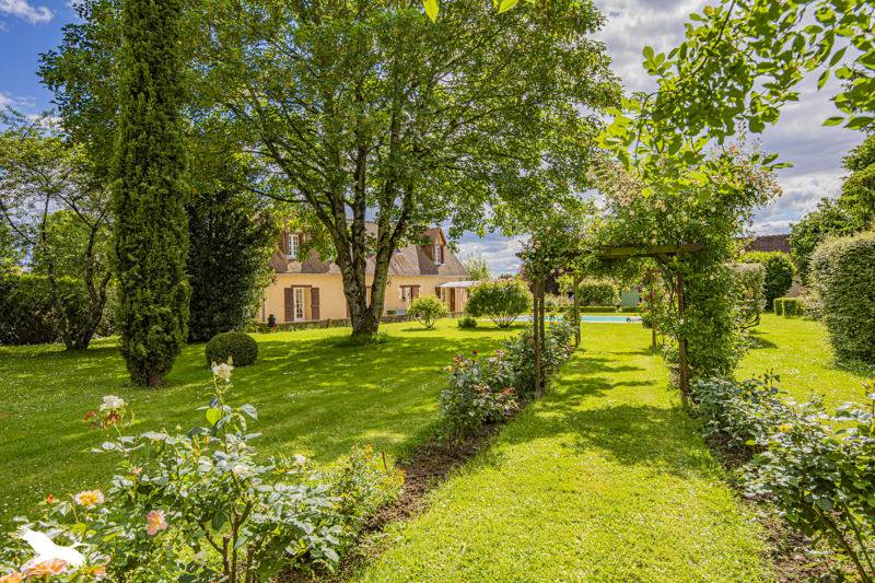 Maison 4 pièces 145 m² · à Beaumont-la-Ronce | · 145 m² · 385 000 €