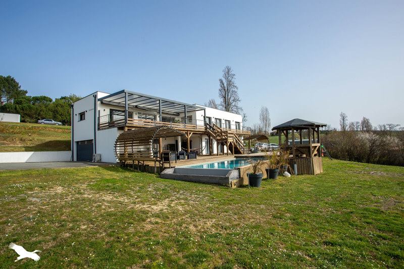 Vente Maison ST GENES DE LOMBAUD - 8 pièces -199 m² - (33670)
