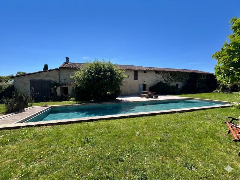 Vente Maison ST GENES DE LOMBAUD - 8 pièces -400 m² - (33670)