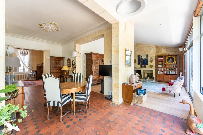 Vente Maison BORDEAUX - 8 pièces -209 m² - (33000)