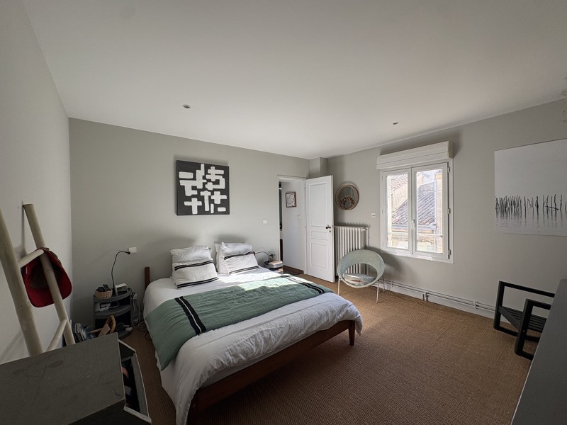 Vente Maison Bordeaux - 9 pièces -244 m² - (33000)