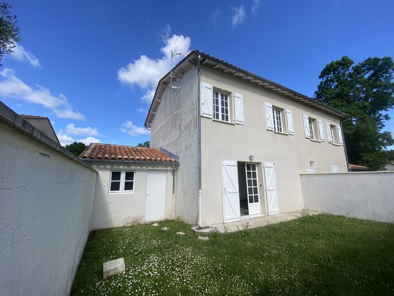 Vente Maison GENSAC LA PALLUE - 4 pièces -71 m² - (16130)