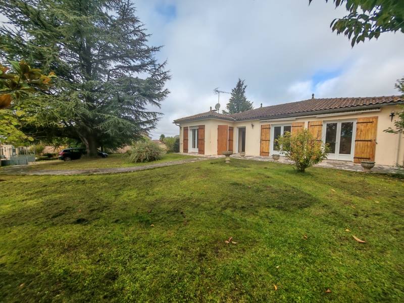 Vente Maison SALLES D ANGLES - 7 pièces -155 m² - (16130)