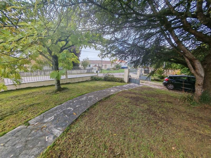Vente Maison SALLES D ANGLES - 7 pièces -155 m² - (16130)
