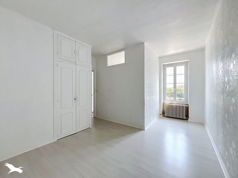 Vente Maison CHATEAUBERNARD - 4 pièces -144 m² - (16100)
