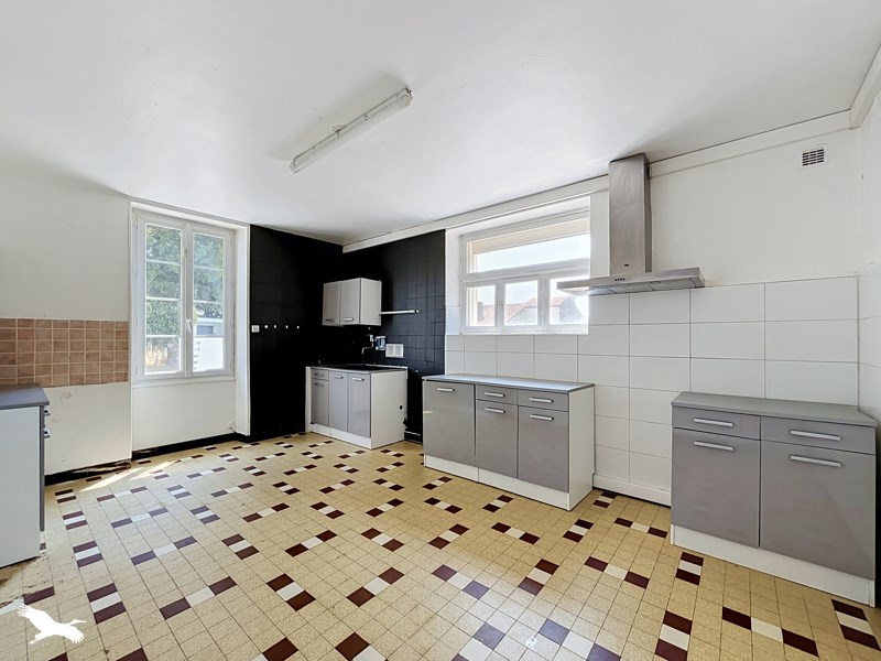 Vente Maison CHATEAUBERNARD - 4 pièces -144 m² - (16100)