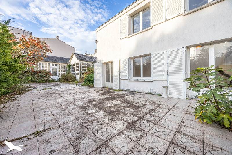 Vente Maison NIORT - 12 pièces -383 m² - (79000)