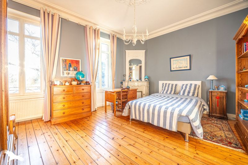 Vente Maison NIORT - 7 pièces -142 m² - (79000)