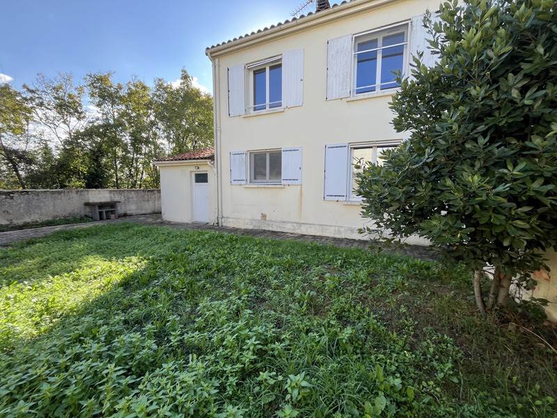 Immeuble 4 pièces 80 m² · à Niort · 80 m² · 156 000 €