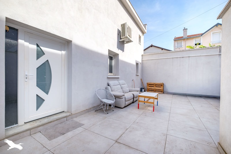Maison 8 pièces 260 m² · à Vénissieux · 260 m² · 539 552 €