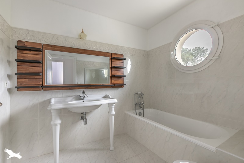 Vente Maison LANTON - 5 pièces -215 m² - (33138)