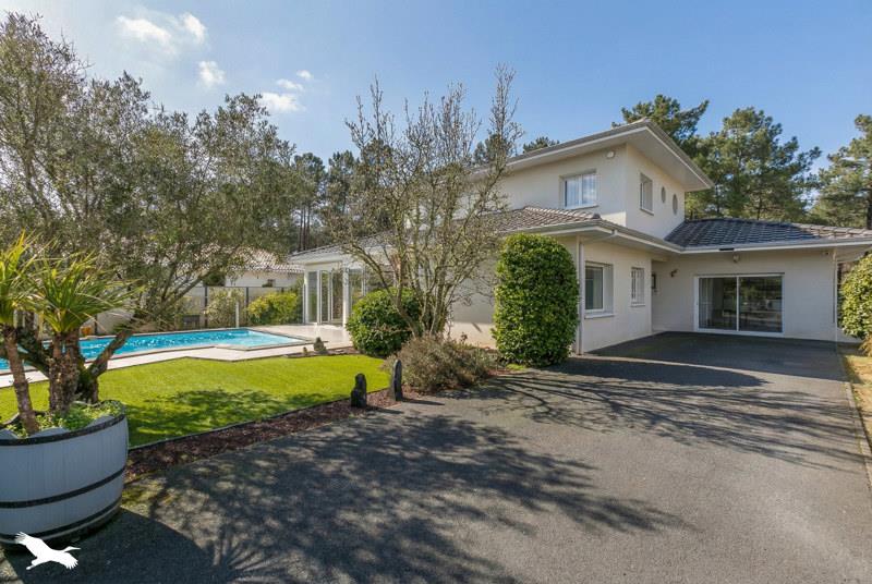 Vente Maison LANTON - 5 pièces -215 m² - (33138)