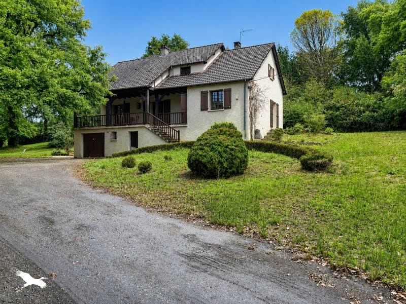 Maison 7 pièces 122 m² · à Tauriac · 122 m² · 189 000 €