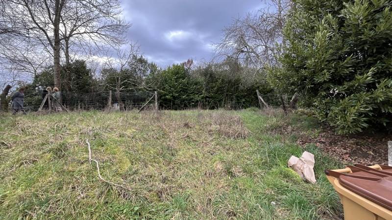 Vente Terrain VILLEGOUGE - -593 m² - (33141)