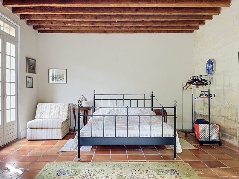 Vente Maison FRONSAC - 8 pièces -280 m² - (33126)