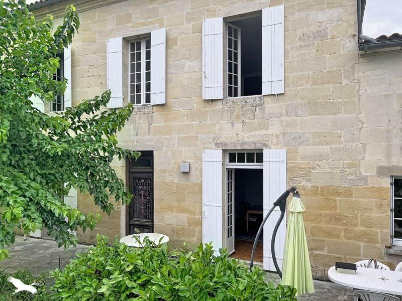 Vente Maison FRONSAC - 8 pièces -280 m² - (33126)