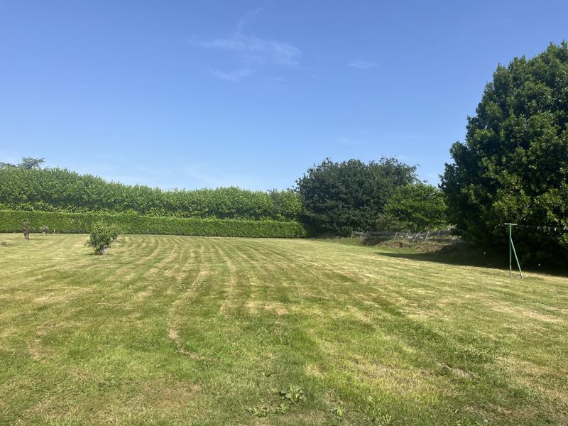 Terrain 600 m² · à Lanmeur · 600 m² · 45 000 €